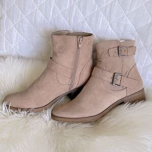 Dolce Vitta Boots 
